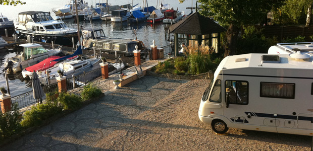 Wohnmobilstellplatz im Yachthafen Berlin Köpenick